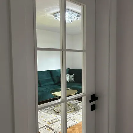 Apartman Leila Апартаменты *